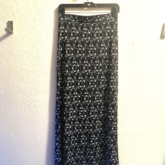 Black & White Maxi Skirt - Picture 5 of 8